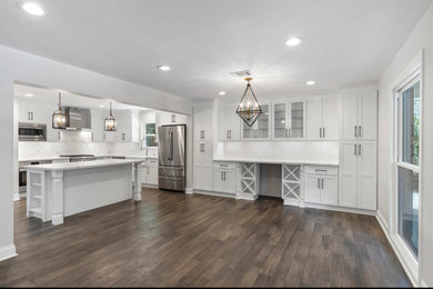 Inspiration for a modern home design remodel in Houston