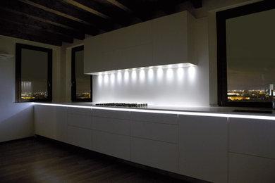 Esempio di una cucina design