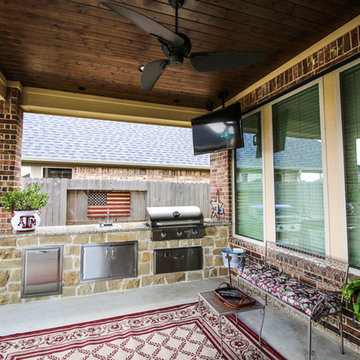 Pergola and Outdoor Kitchen: Fulshear, TX