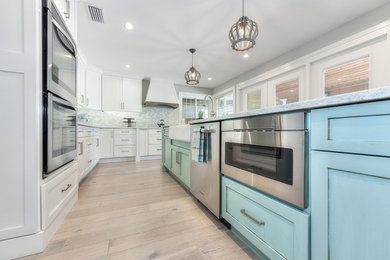 Kitchen - kitchen idea in Jacksonville