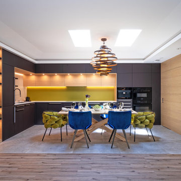 UNIQUE BLACK AND GREEN MODERN KITCHEN