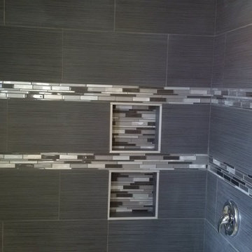 Tiled tub surround