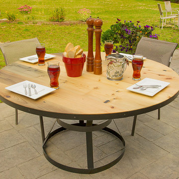 The kings pine and steel table