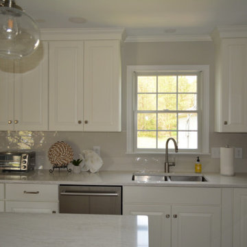 Ironbridge Quartz Perfectly Paired with White Icing