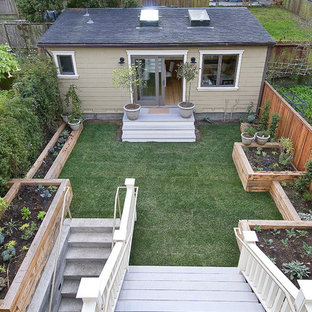 This is an example of a traditional garden in San Francisco with with raised garden bed.