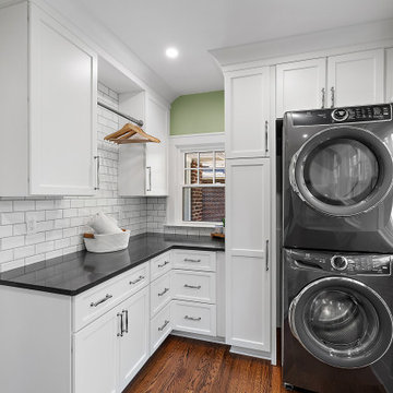 Starmark Maple Roanoake Second Floor Laundry & ADA Bath in Simply White
