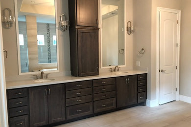 Bathroom - contemporary bathroom idea in Houston