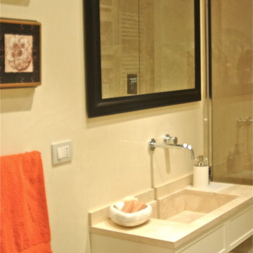 a small cozy bathroom