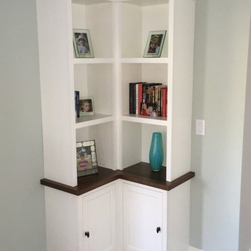 Corner bookshelf