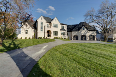Modern exterior home idea in Nashville
