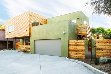 Example of a minimalist exterior home design in Los Angeles