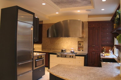 Foto di una cucina eclettica di medie dimensioni