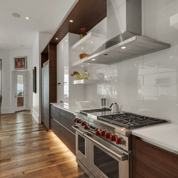 Modern Cabinetry in White High Gloss