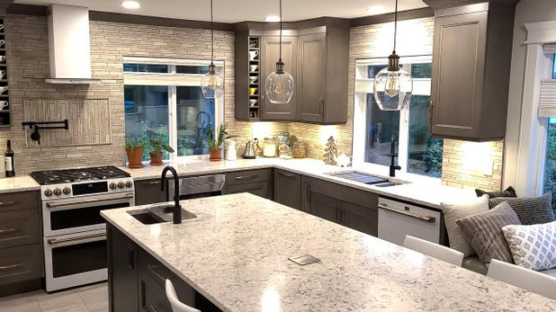 Kitchen by Smith & Sons Remodeling Experts Canada