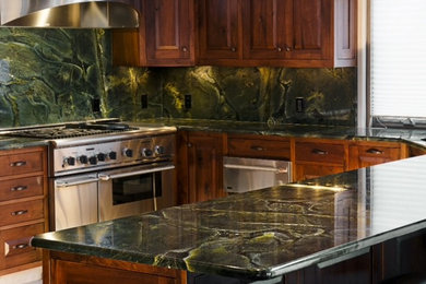 Kitchen - kitchen idea in Denver