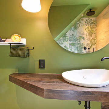 Jungle bathroom