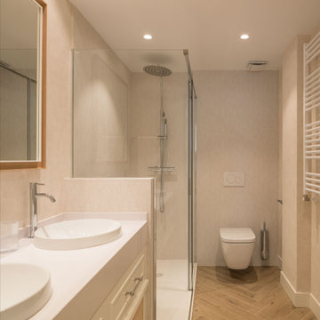 Reforma vivienda en tonos neutros