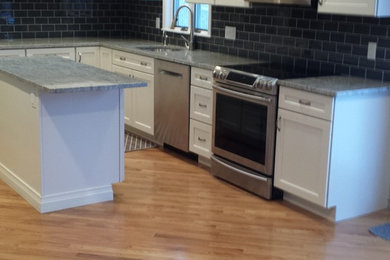 Example of a kitchen design in Boston