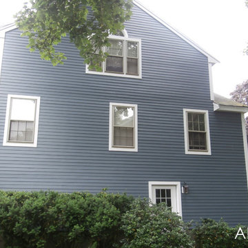 Marblehead, MA - James Hardie HardiePlank Select Cedarmill siding in Evening Blu