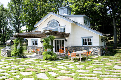 Inspiration for a timeless exterior home remodel in New York