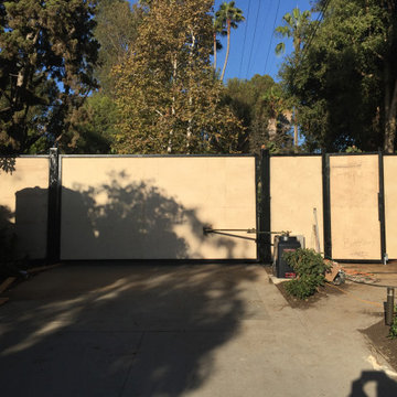 Swing Gate (Wood + Iron)