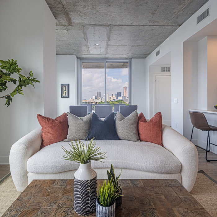 Minimalist living room photo in Atlanta