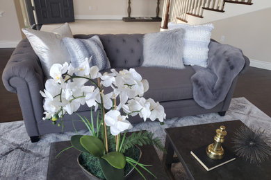 Living room - modern living room idea in San Diego