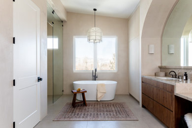 Example of a minimalist bathroom design in Salt Lake City