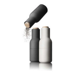 Accessories - Salt And Pepper Shakers And Mills