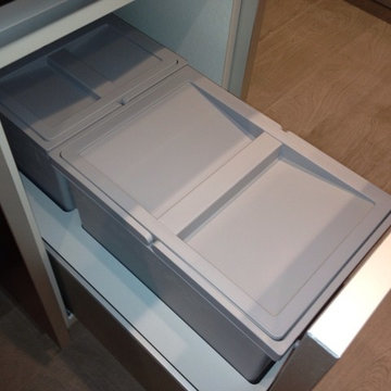Poggenpohl Interior Waste Cans