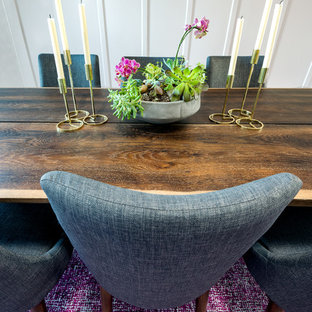 Mittelgroßes Retro Esszimmer mit weißer Wandfarbe, Teppichboden und rosa Boden in San Francisco