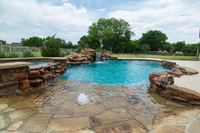 Example of a classic pool design in Dallas