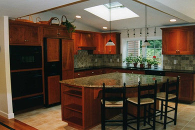 Example of a classic home design design in Boston