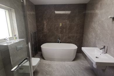 Complete bathroom
