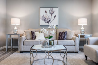 Living room photo in Toronto
