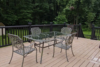 Inspiration for a timeless deck remodel in New York