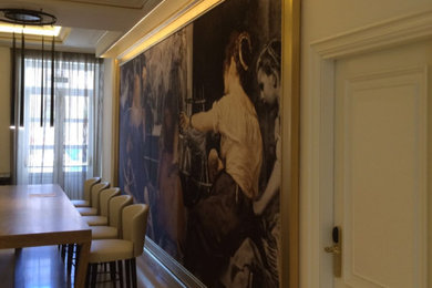 Marcos parta cuadros de gran tamaño en hotel de lujo en Madrid