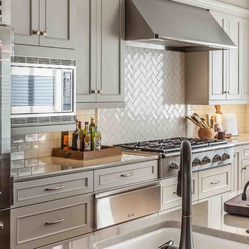 Light Gray Traditional Delight