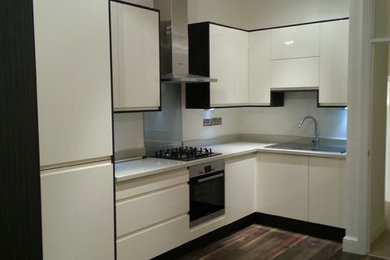 This is an example of a contemporary kitchen in London.