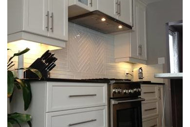 Kitchen - kitchen idea in Toronto