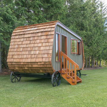 Collingwood Shepherd Hut in Timber Green