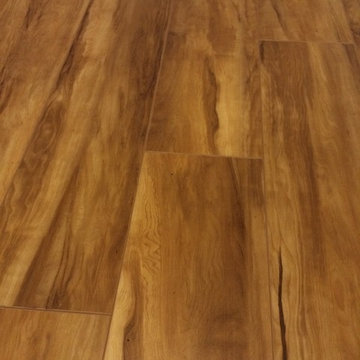 Handscraped Champagne 12MM HDF Laminate Flooring