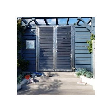 Metal gates