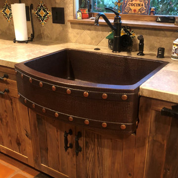 30" Hammered Copper Rounded Apron Front Single Basin Kitchen Sink with Barrel St