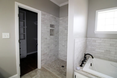 Example of a bathroom design in Jackson