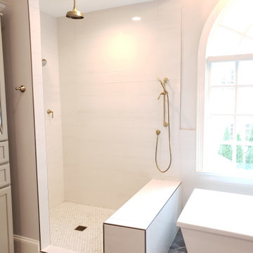 Luxury Bath with Discerning Detailing
