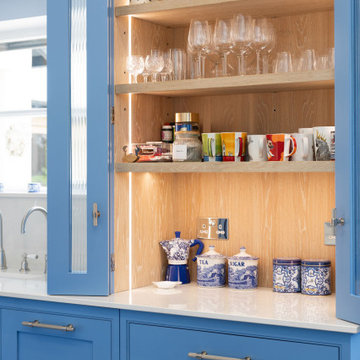 Italian-Inspired In-Frame Shaker Kitchen