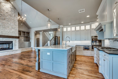 Kitchen - contemporary kitchen idea in Oklahoma City