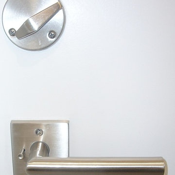 Vacancy Dead Bolt for Shared Bath