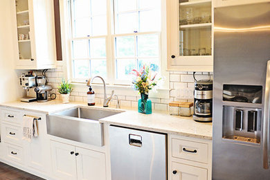 Inspiration for a craftsman kitchen remodel in Nashville